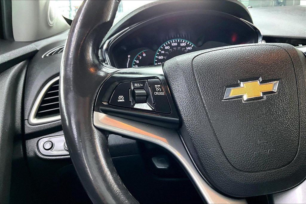 Used 2020 Chevrolet Trax LT w/ Driver Confidence Package AWD/4WD image 10