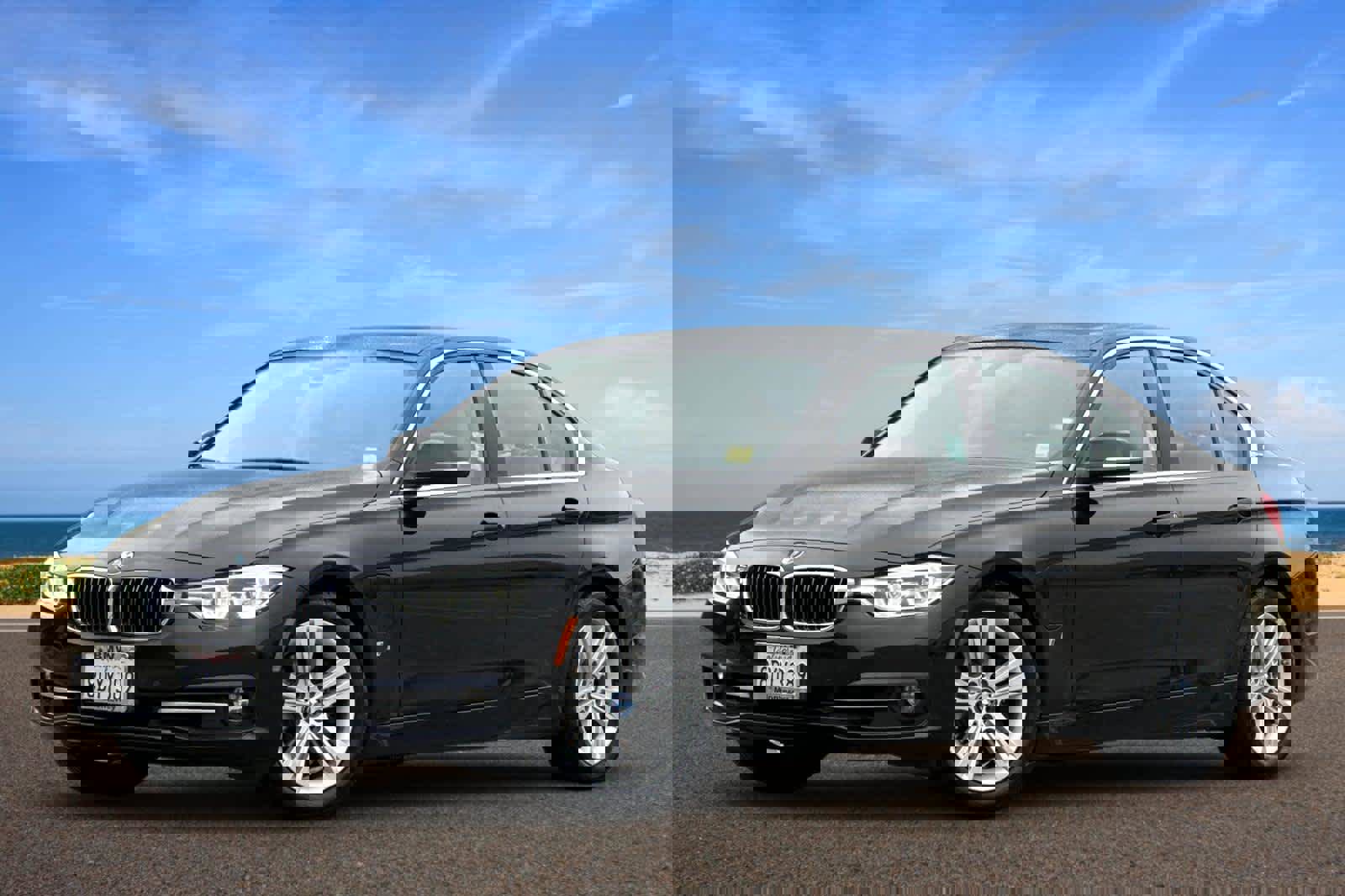 Used 2017 BMW 330e image 1