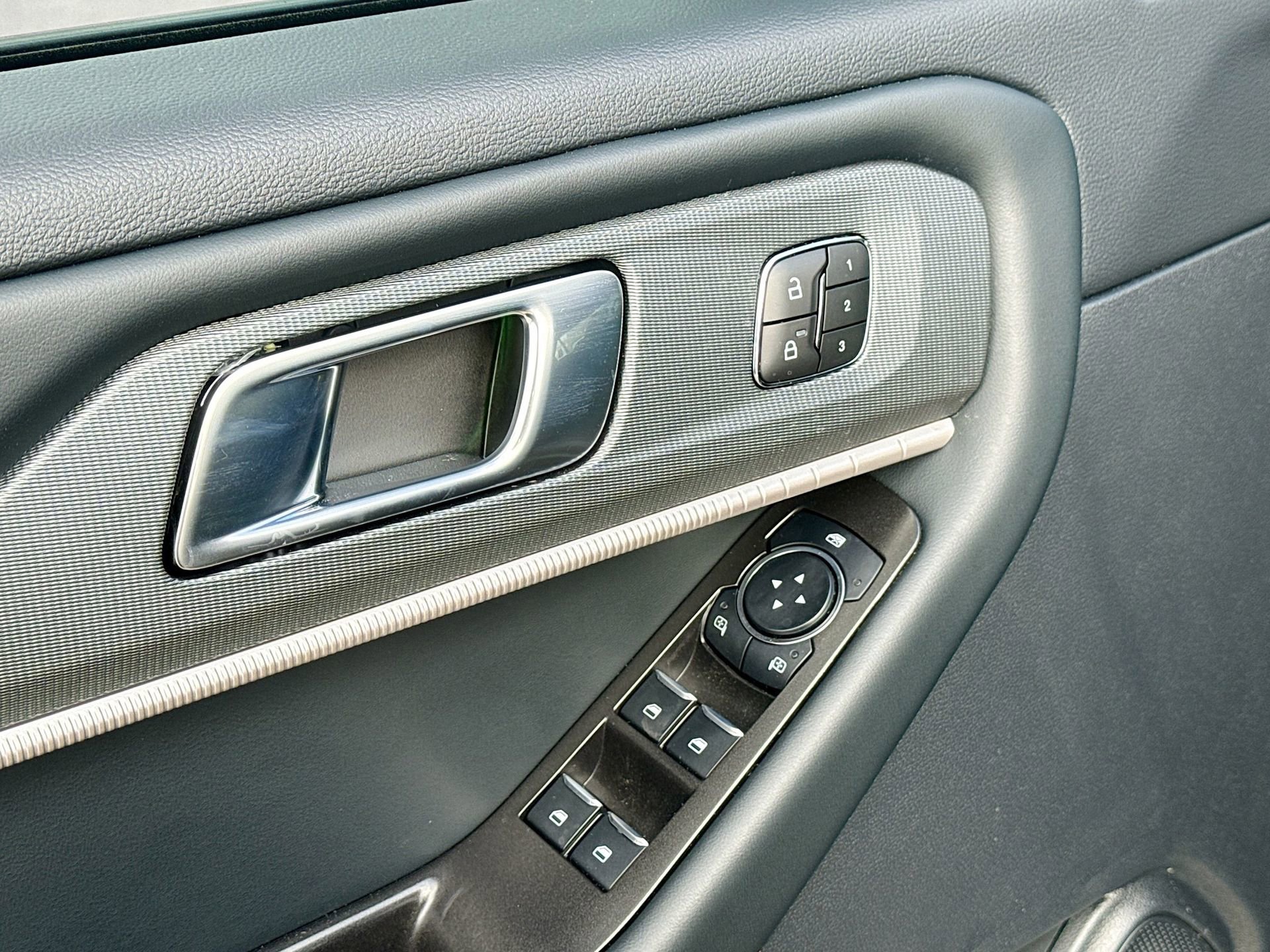 New 2026 Ford Explorer ST-Line w/ ST-Line Street Pack image 25