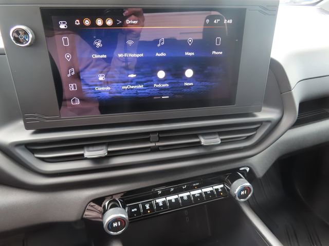 Used 2025 Chevrolet Silverado EV W/T AWD/4WD image 32