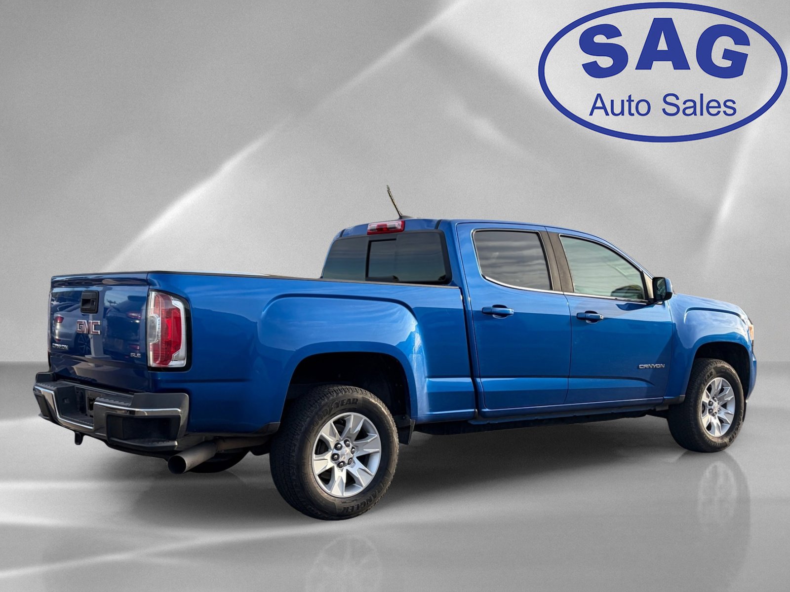 Used 2018 GMC Canyon SLE w/ SLE Convenience Package RWD image 3