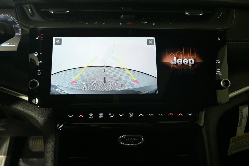 New 2026 Jeep Grand Cherokee Limited w/ Limited Altitude Package AWD/4WD image 28