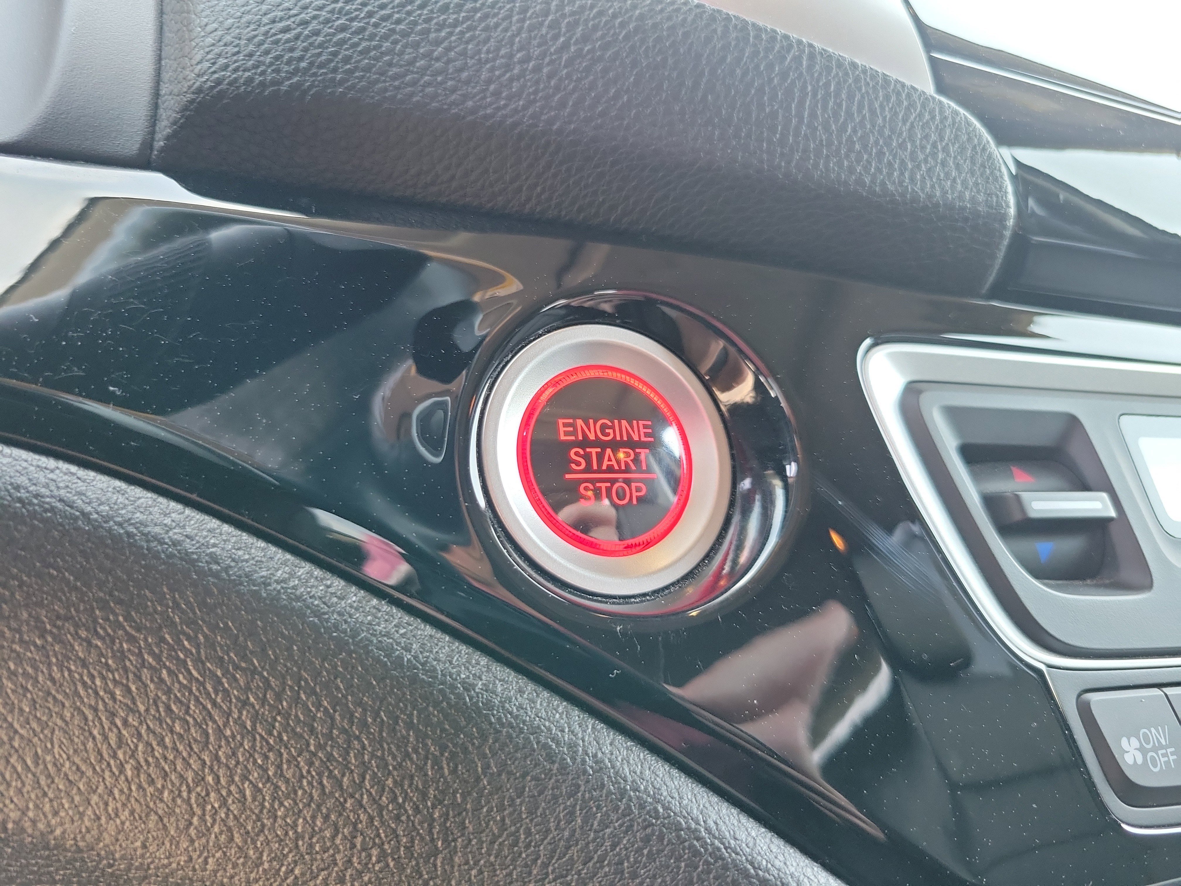 Used 2017 Honda Pilot Elite image 18