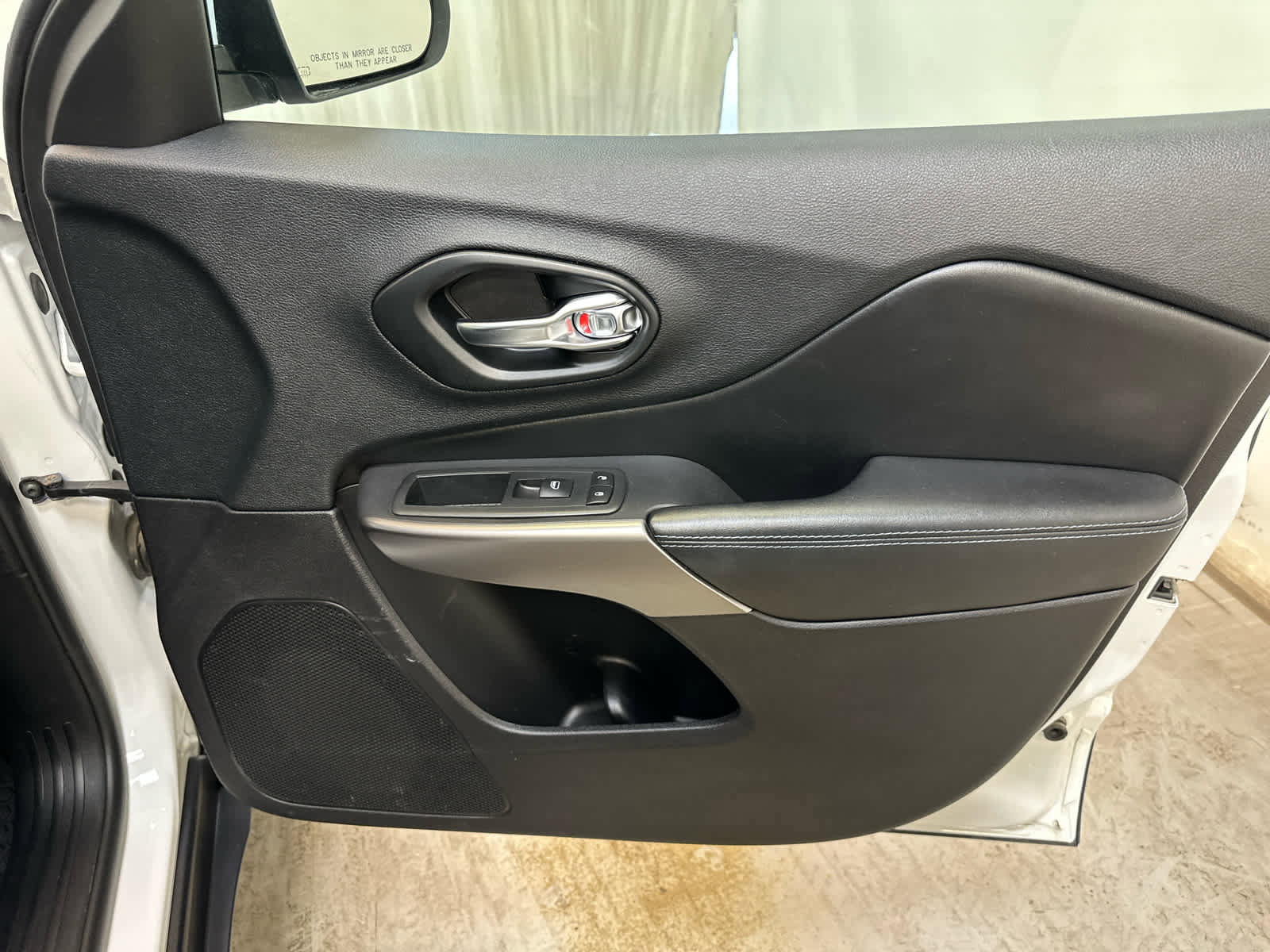 Used 2020 Jeep Cherokee Latitude w/ Cold Weather Group image 27