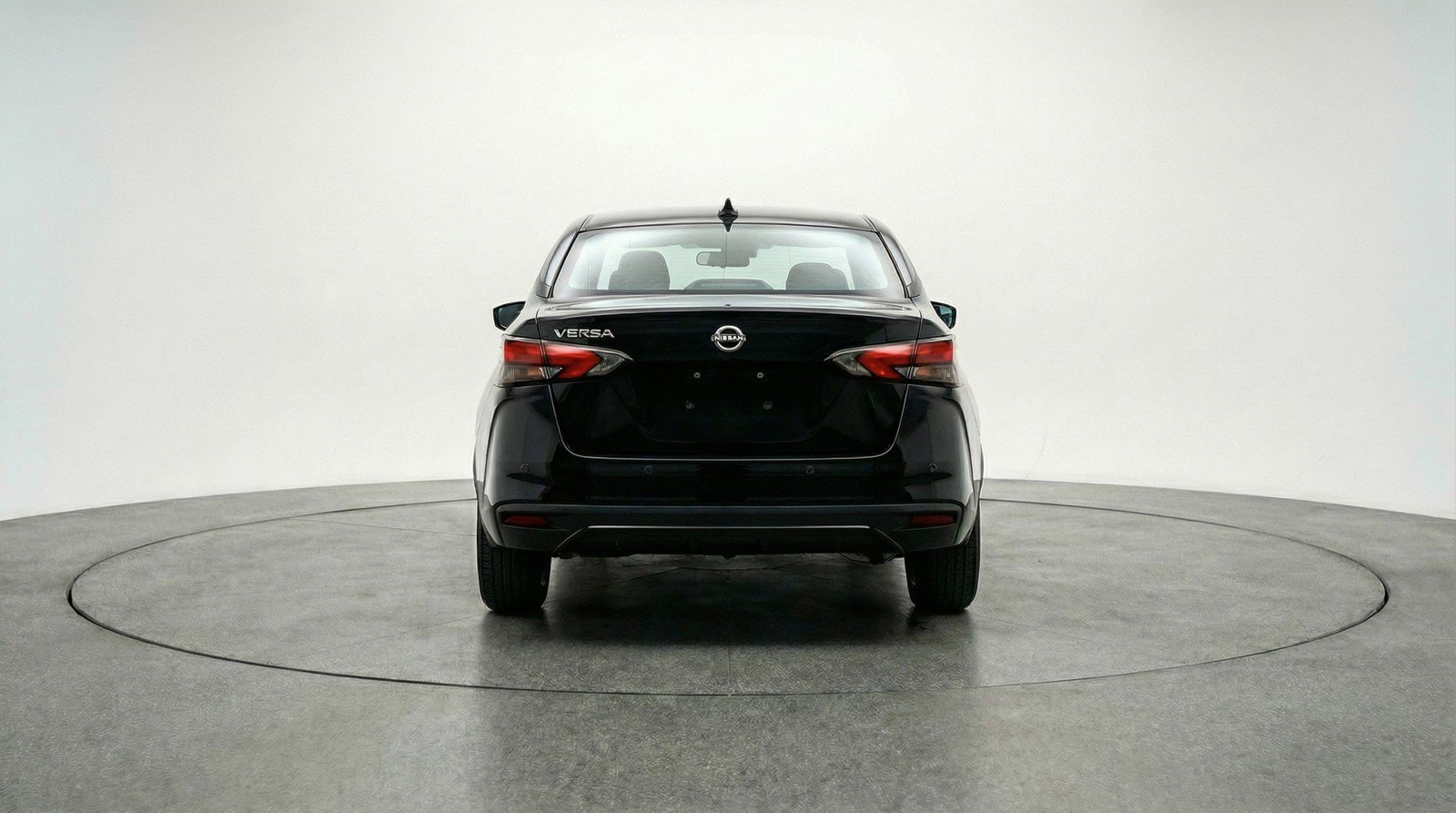 Used 2025 Nissan Versa SV image 7