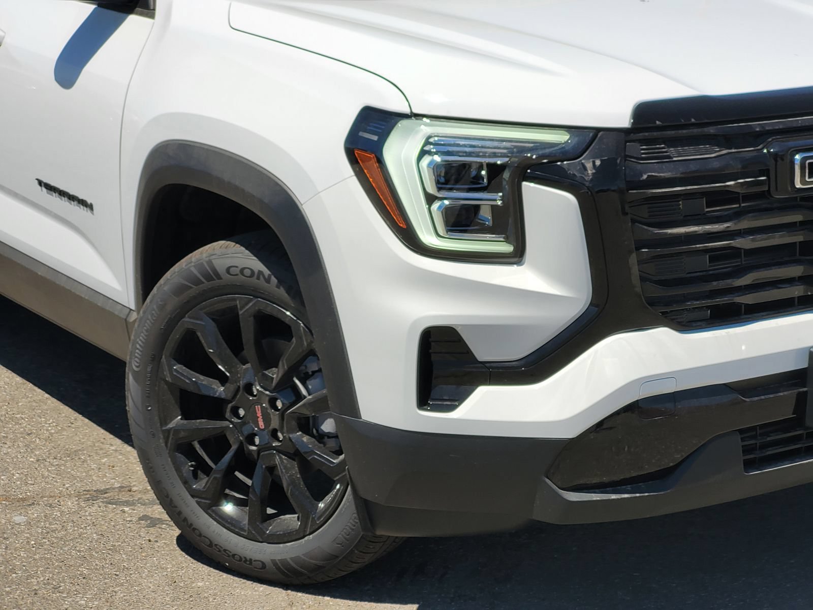 New 2026 GMC Terrain Elevation w/ Black Edition FWD image 3