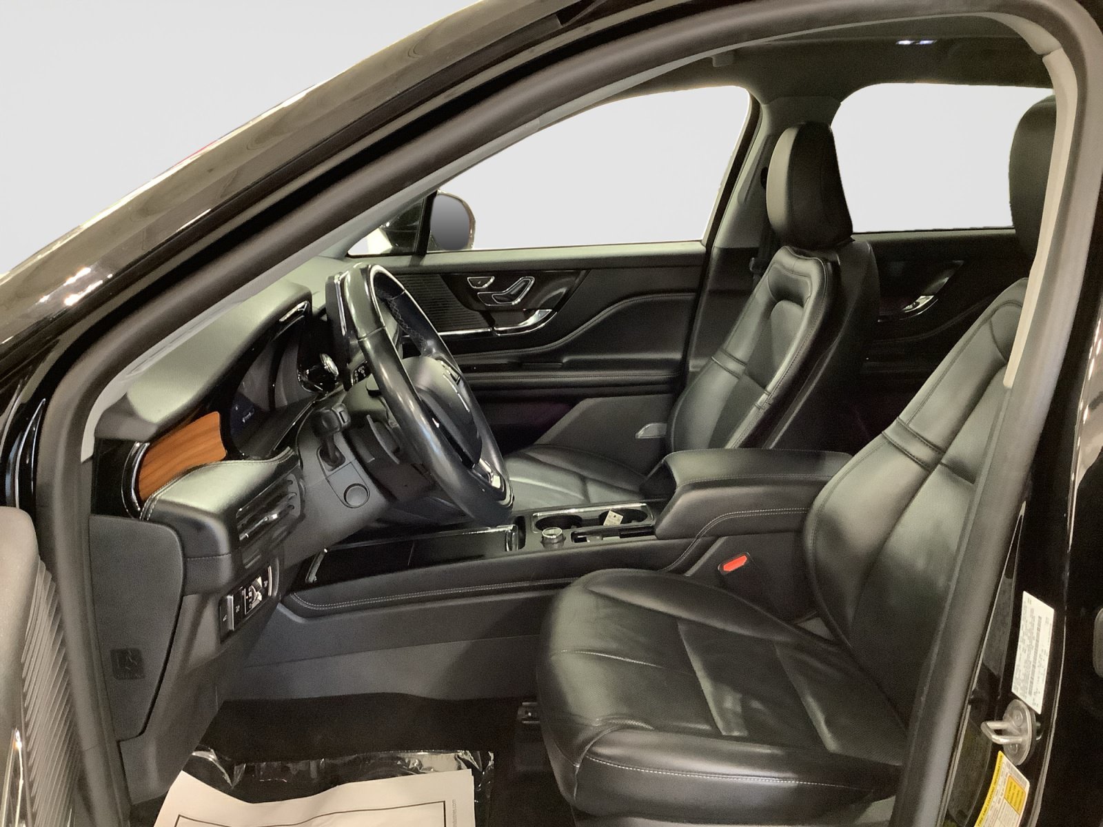Used 2022 Lincoln Corsair Reserve w/ Elements Package FWD image 11