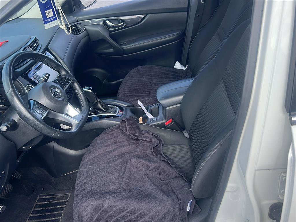 Used 2019 Nissan Rogue SV image 15