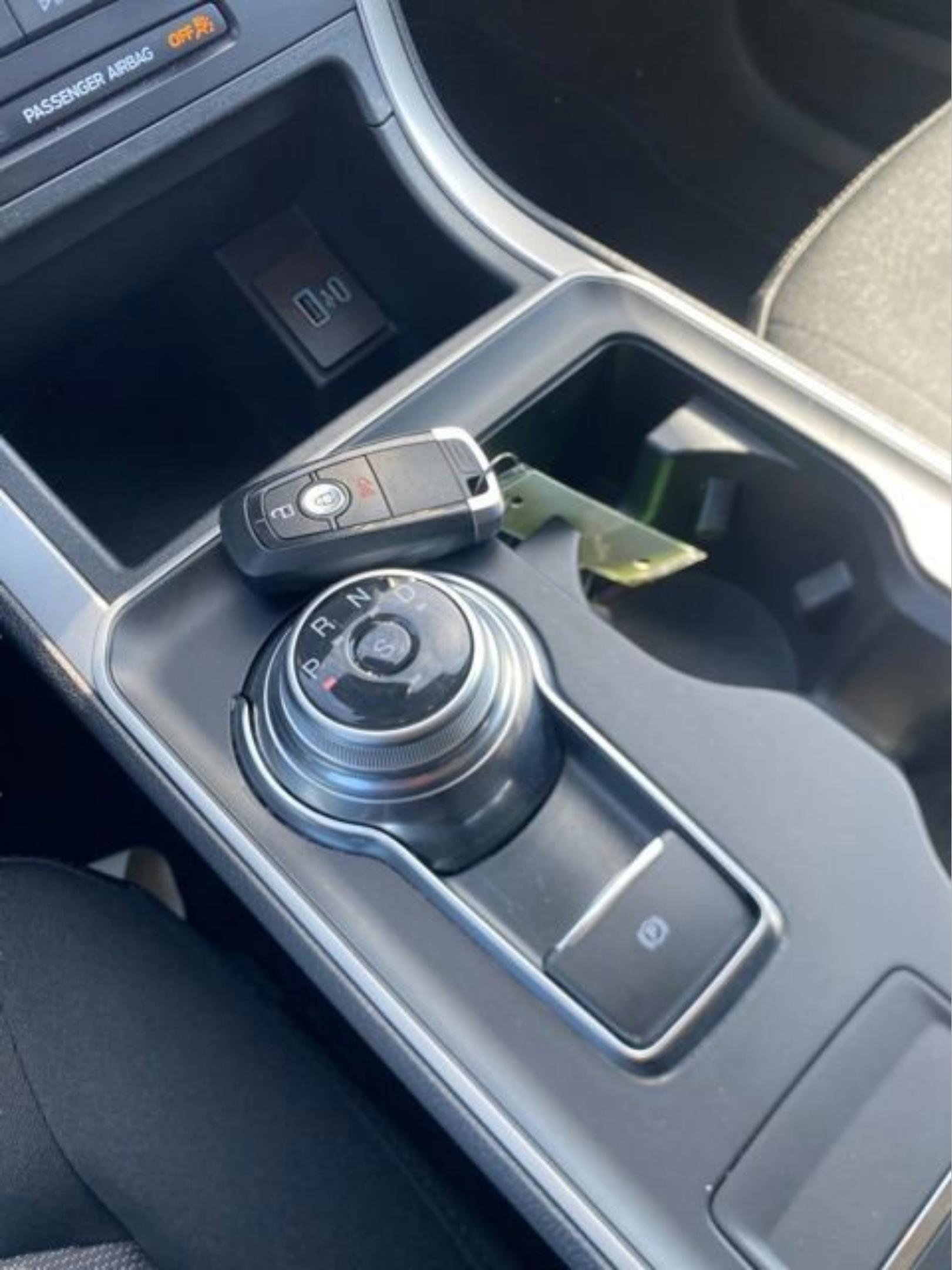 Used 2024 Ford Edge SE w/ Black Appearance Package AWD/4WD image 23