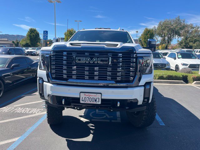 Used 2024 GMC Sierra 3500 Denali Ultimate AWD/4WD image 6