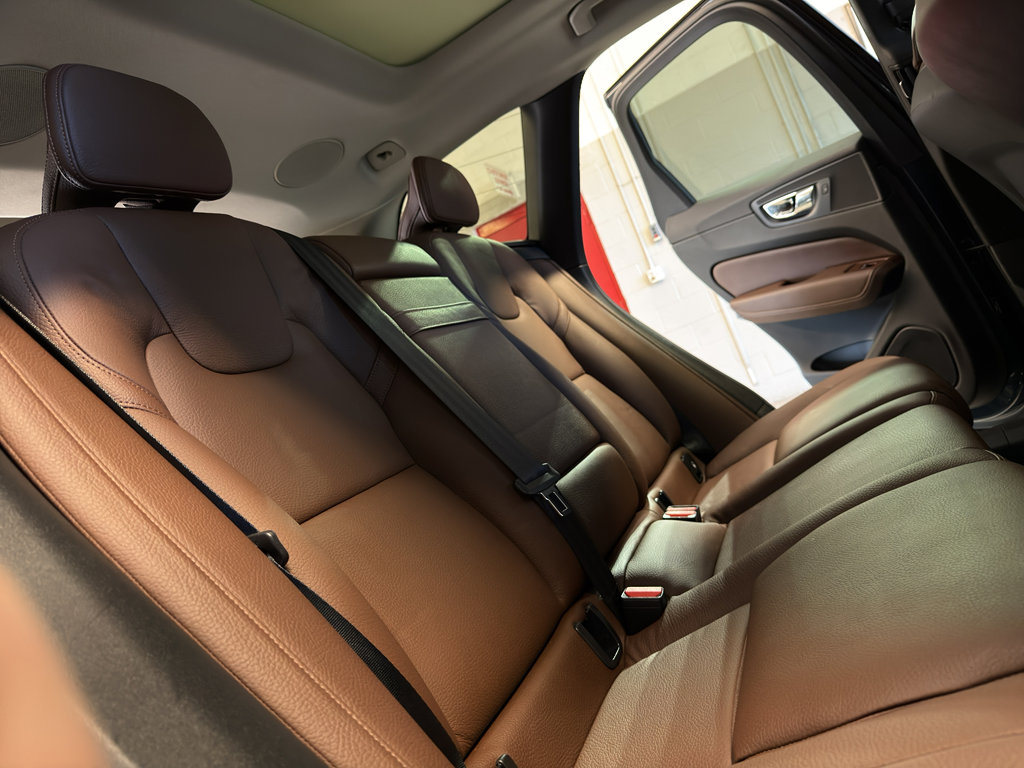 Used 2020 Volvo XC60 T5 Inscription image 26