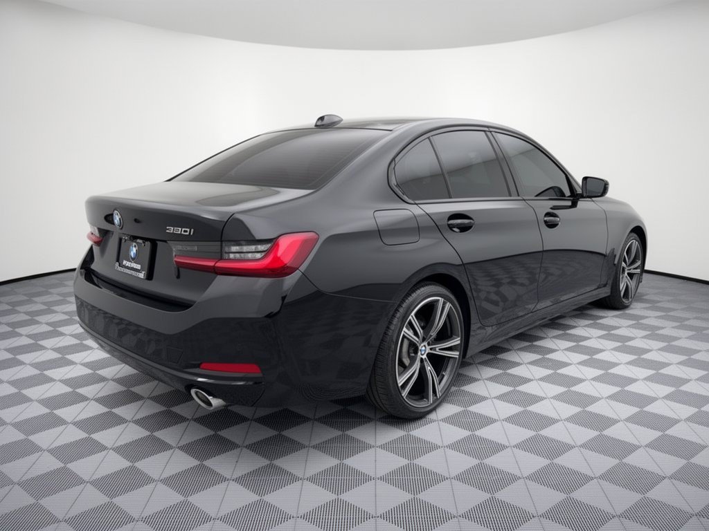 Used 2023 BMW 330i Sedan w/ Convenience Package RWD image 9