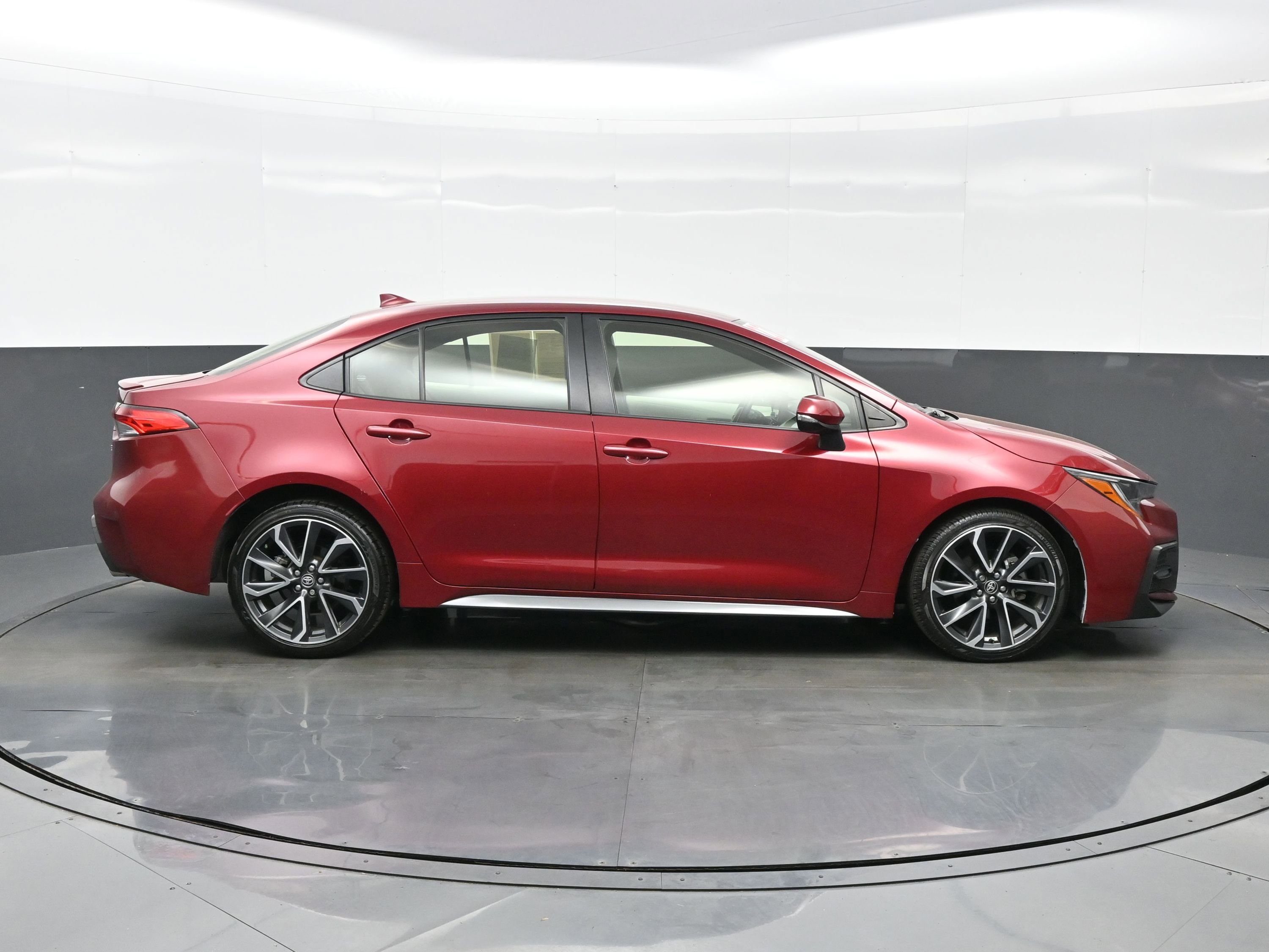 Used 2022 Toyota Corolla SE w/ Carpet Mat Package (TMS) FWD image 7