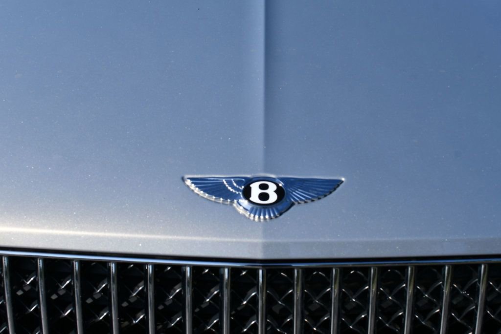 Used 2023 Bentley Bentayga Extended Wheelbase AWD/4WD image 11
