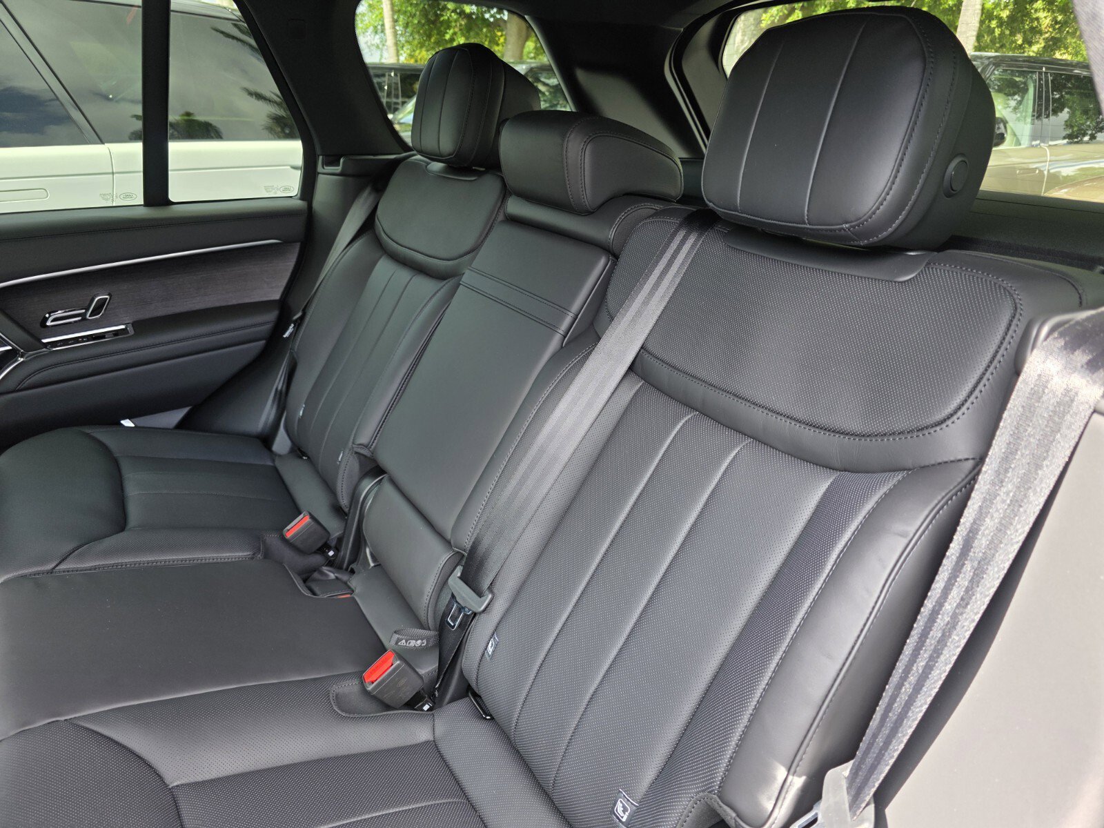 New 2026 Land Rover Range Rover SE AWD/4WD image 14