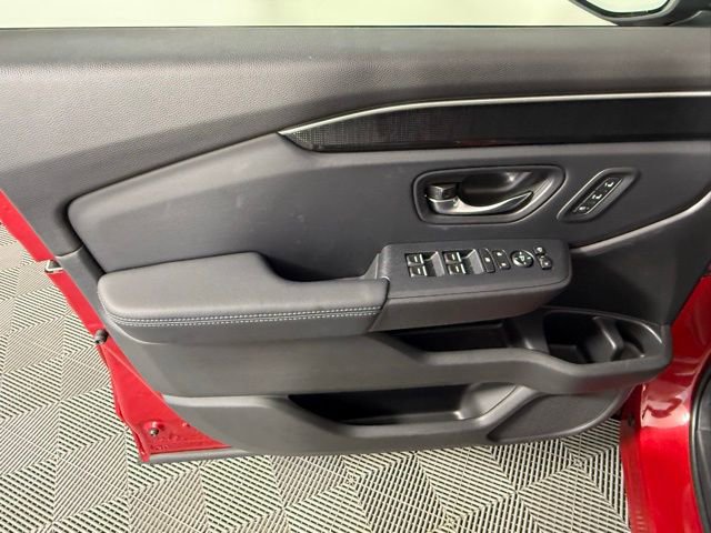 Used 2025 Honda Pilot Elite image 14