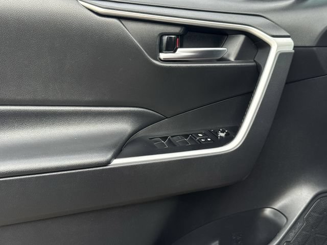 Used 2020 Toyota RAV4 XLE Premium FWD image 28