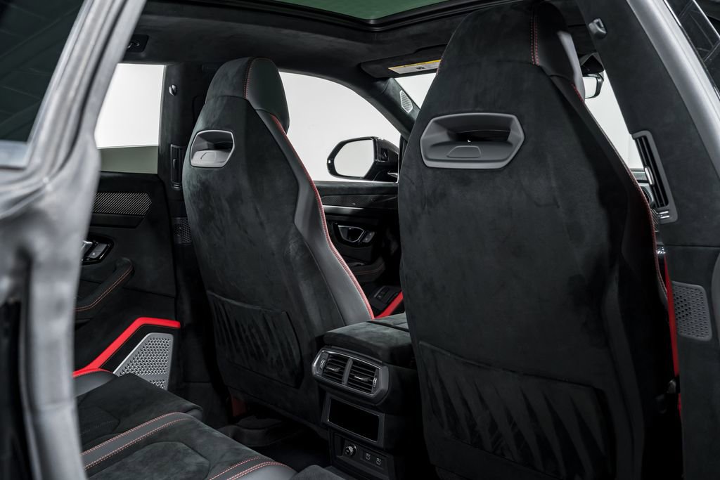 Used 2023 Lamborghini Urus Performante AWD/4WD image 36