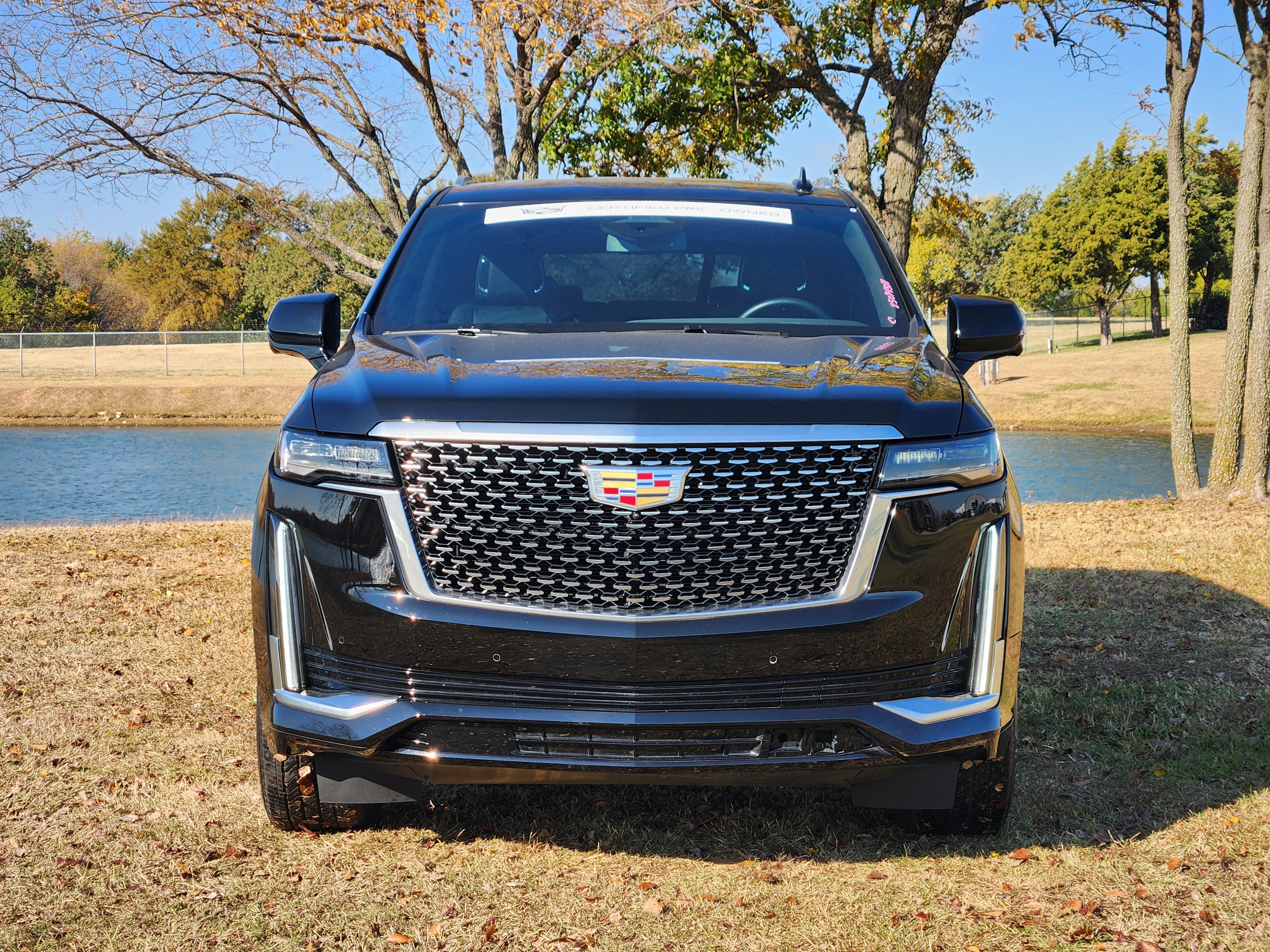 Certified 2024 Cadillac Escalade Luxury image 2