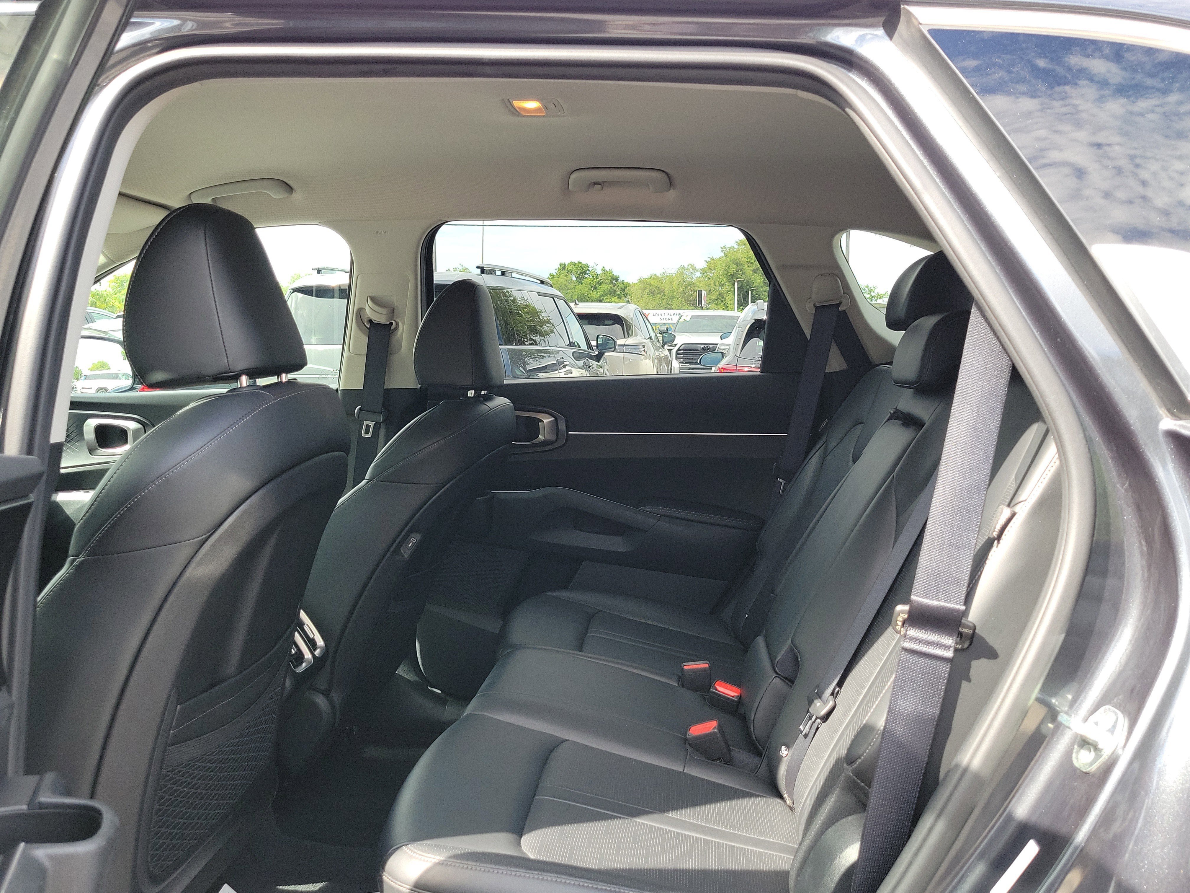 Used 2024 Kia Sorento S FWD image 12