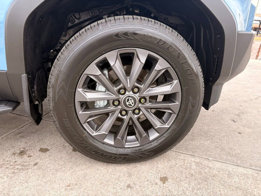 Used 2026 Toyota Land Cruiser w/ Premium Package image 32