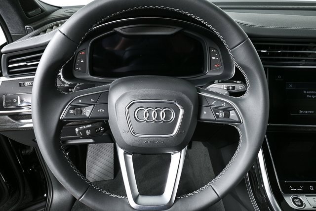 New 2025 Audi Q7 3.0T Prestige image 9