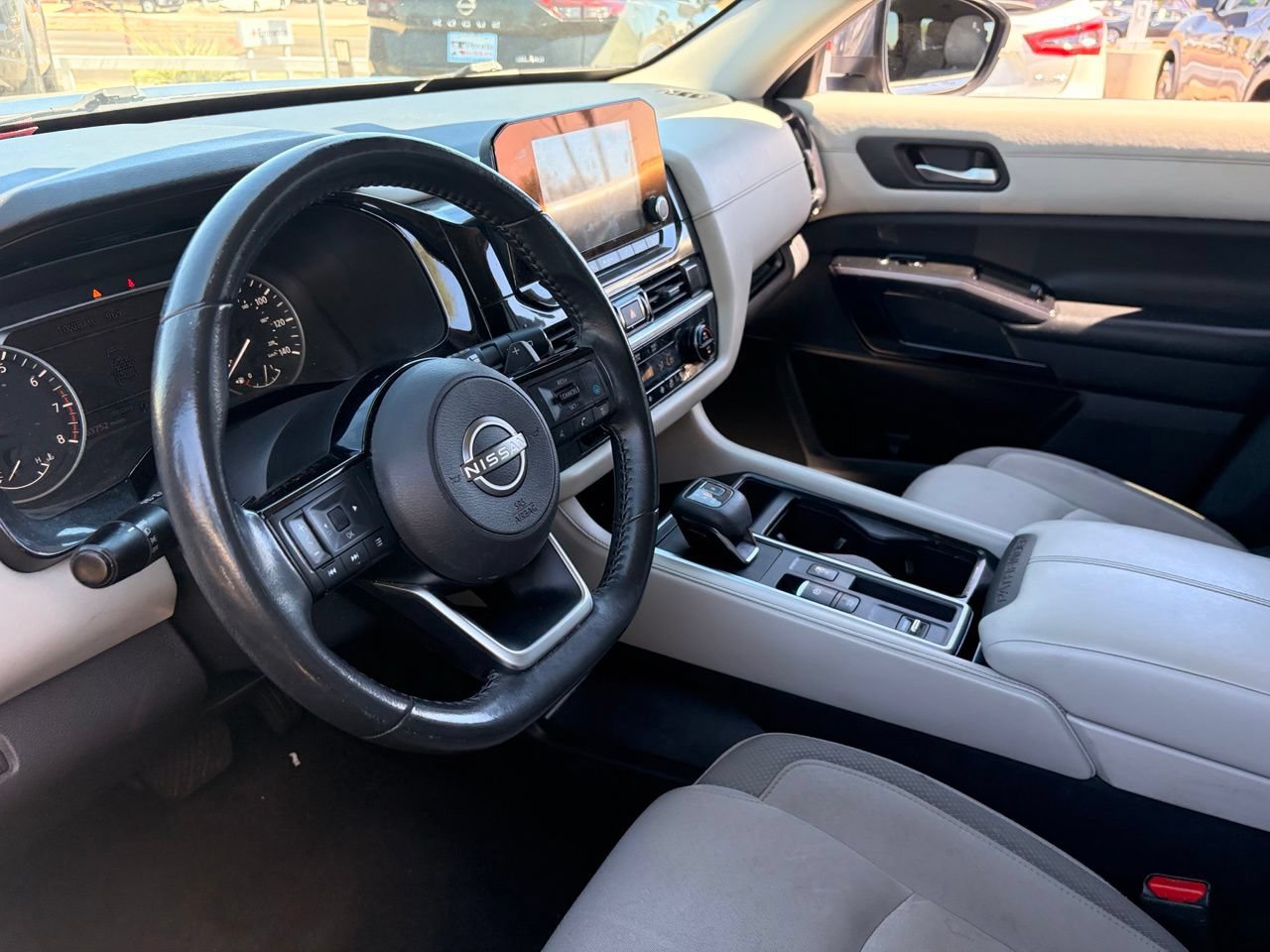Certified 2022 Nissan Pathfinder SV FWD image 16
