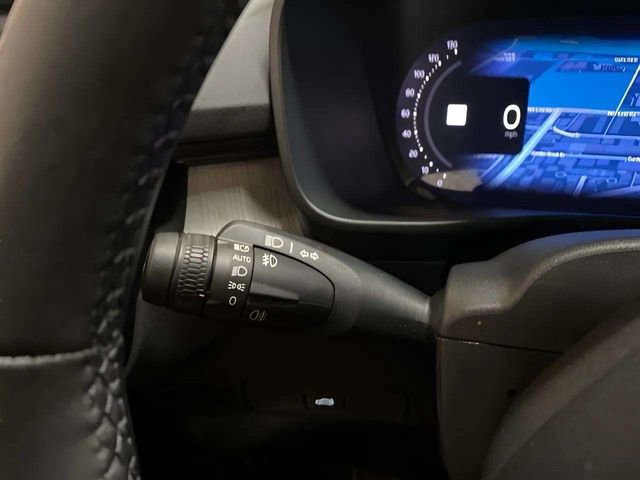 Used 2025 Volvo XC40 B5 Core AWD/4WD image 37