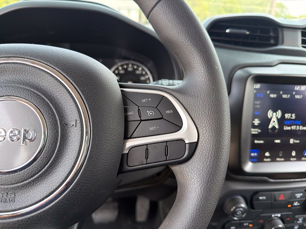 Used 2023 Jeep Renegade Latitude AWD/4WD image 17