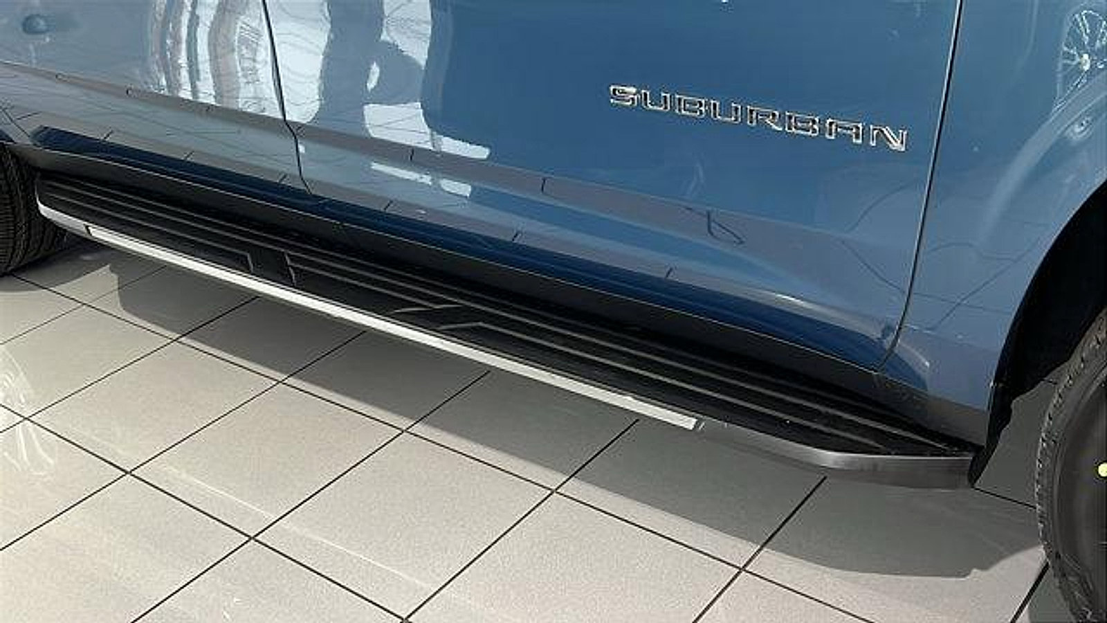 New 2026 Chevrolet Suburban Premier w/ Sun And Tow Package AWD/4WD image 5