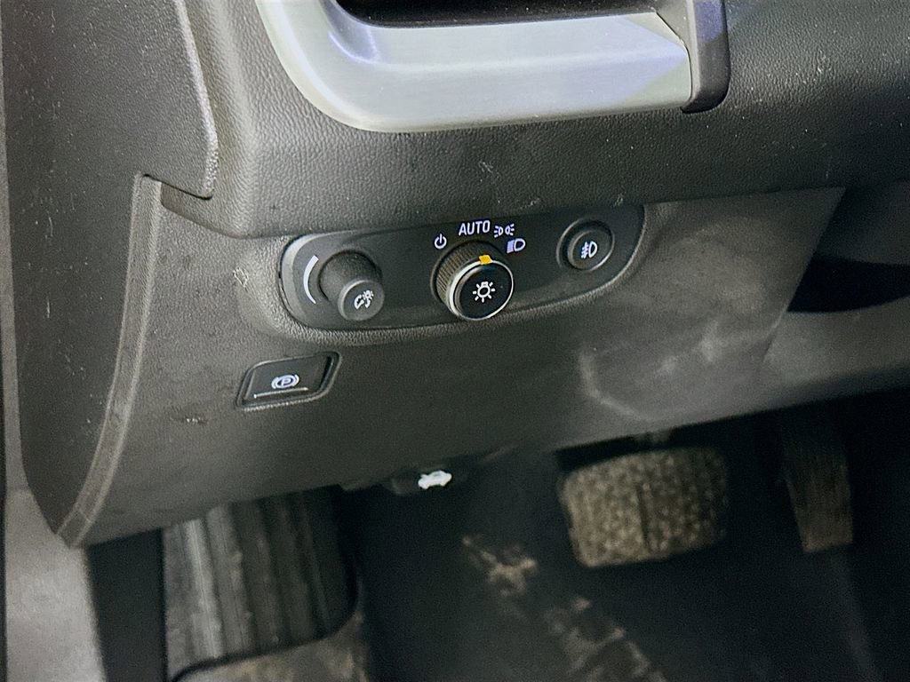 Used 2021 GMC Terrain SLT image 14