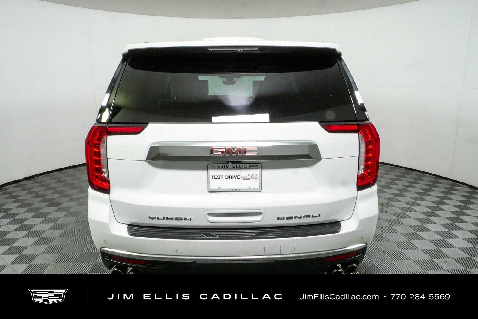 Used 2021 GMC Yukon XL Denali w/ Denali Premium Package RWD image 30