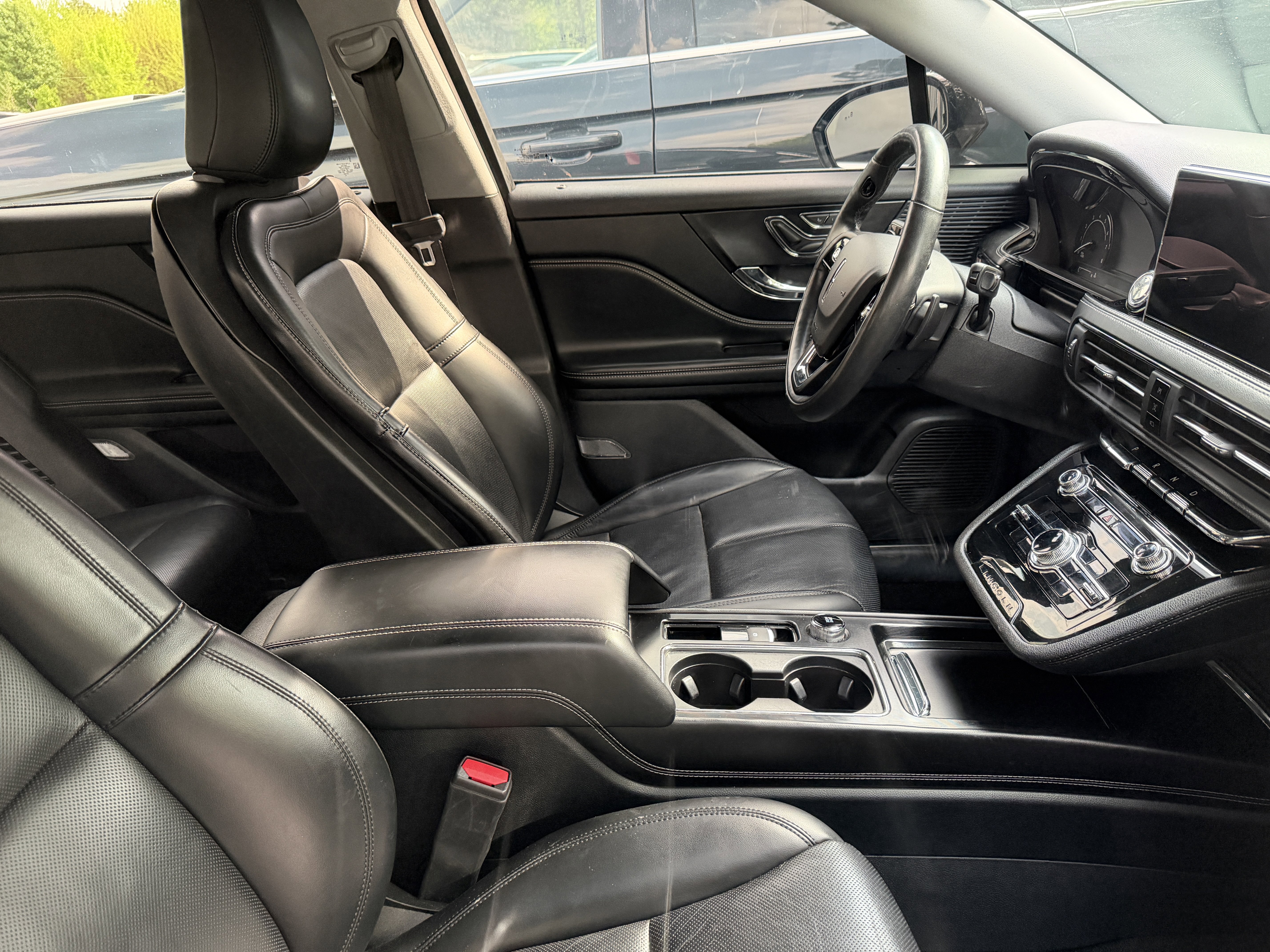 Used 2021 Lincoln Corsair AWD w/ Premium Package image 5