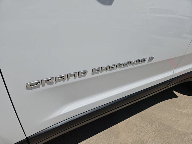 Used 2024 Jeep Grand Cherokee Limited AWD/4WD image 27