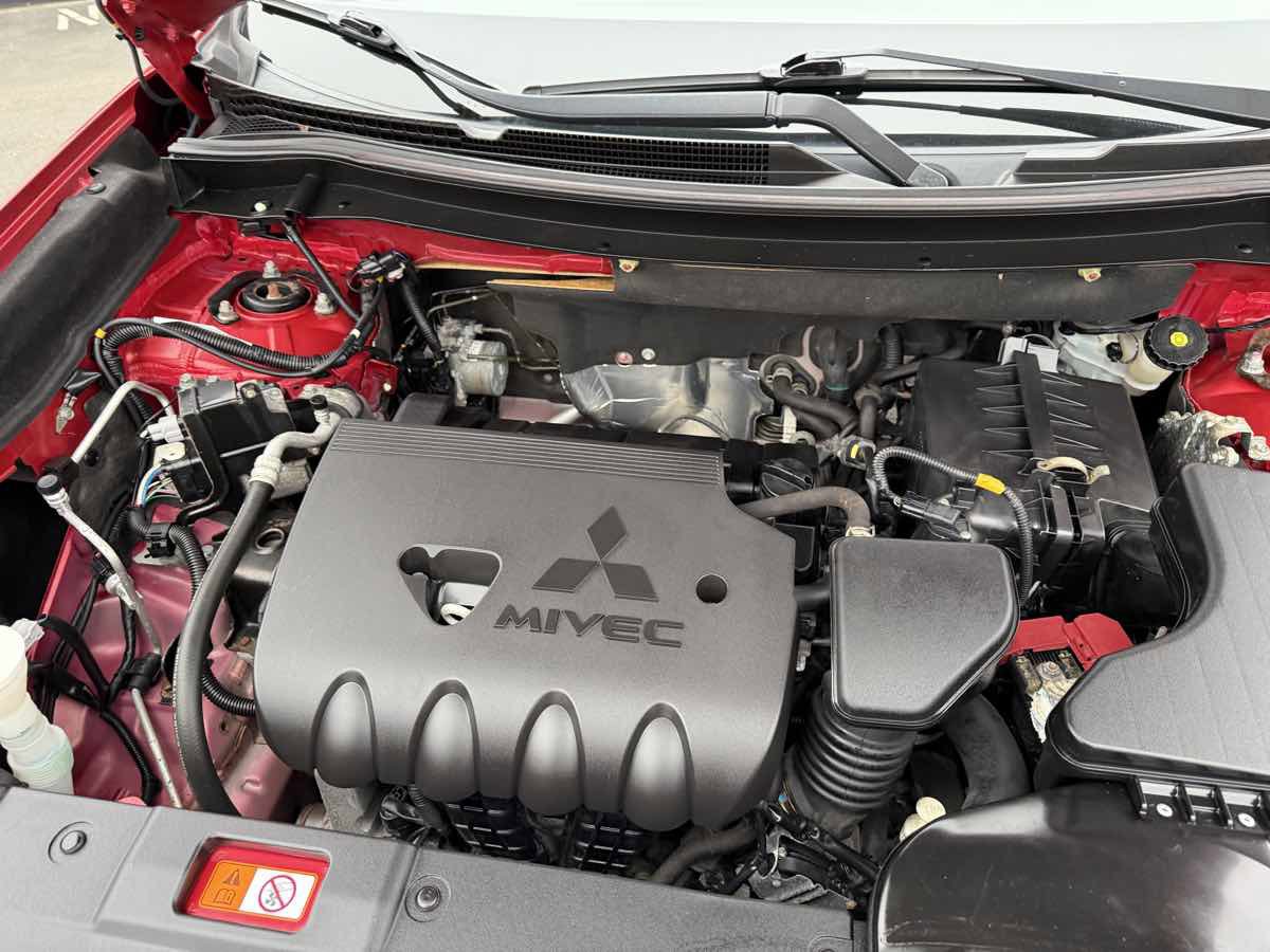 Used 2018 Mitsubishi Outlander SEL image 23