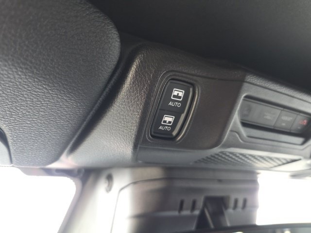 Used 2025 Jeep Wrangler Unlimited Sahara w/ Safety Group AWD/4WD image 30