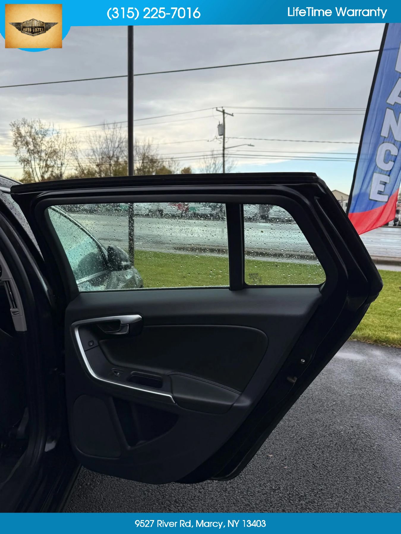 Used 2017 Volvo V60 T5 Premier w/ Convenience Package image 19