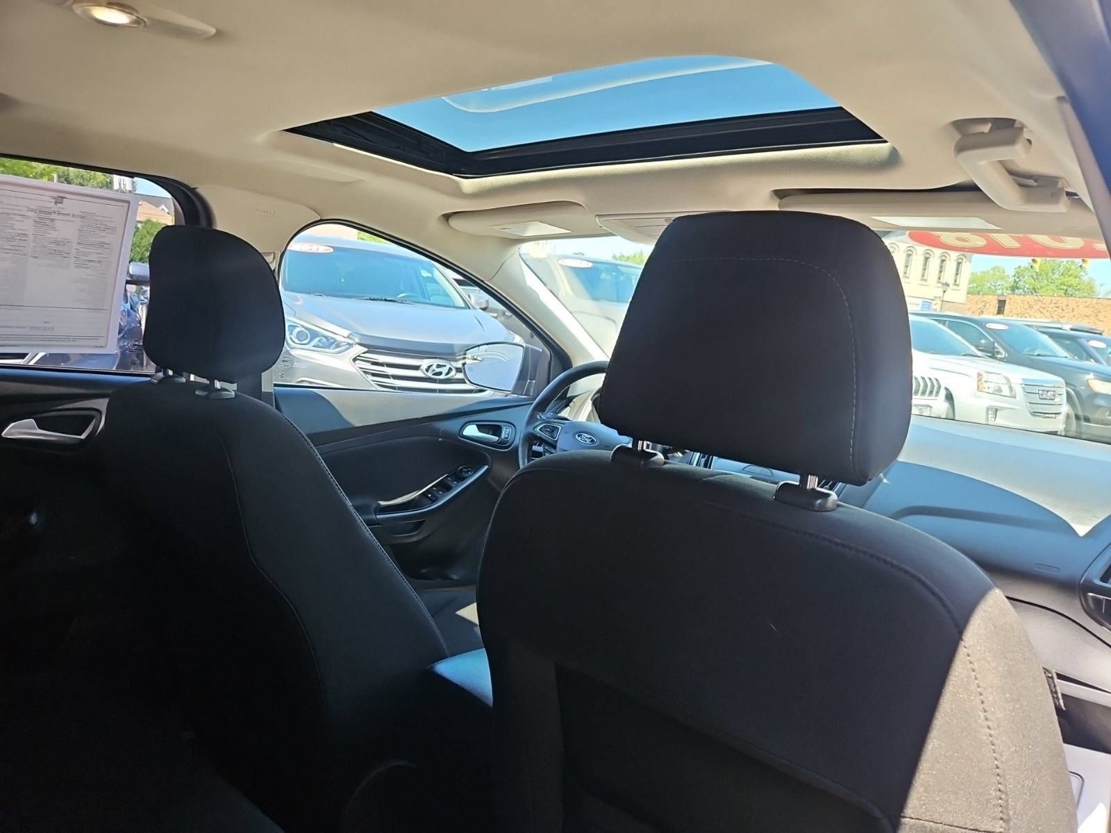 Used 2018 Ford Focus SEL w/ Cold Weather Package FWD image 24