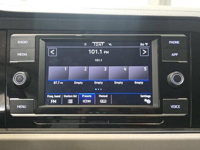 Used 2024 Volkswagen Jetta SE FWD image 26