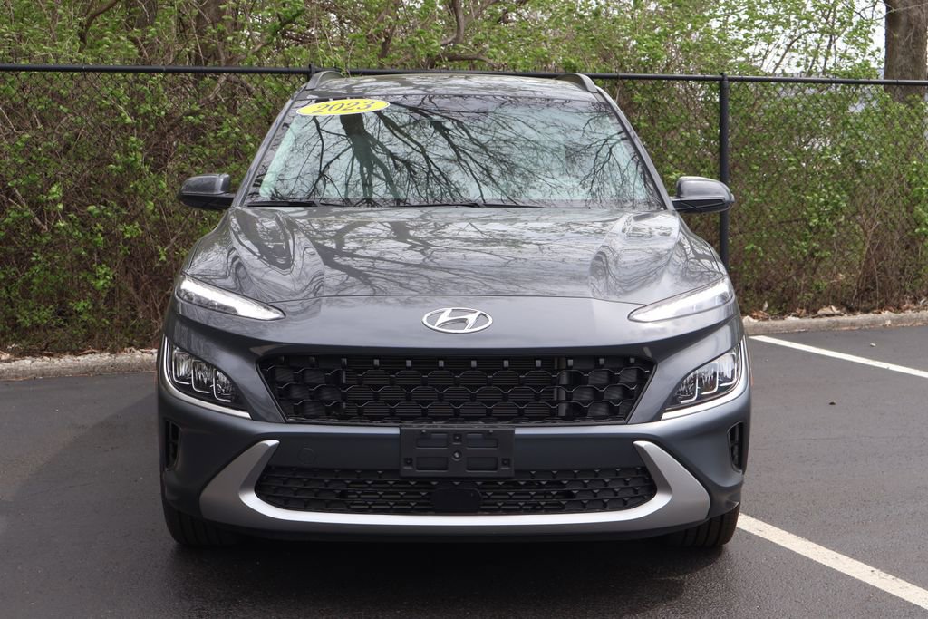 Used 2023 Hyundai Kona Limited w/ Cargo Package FWD image 2