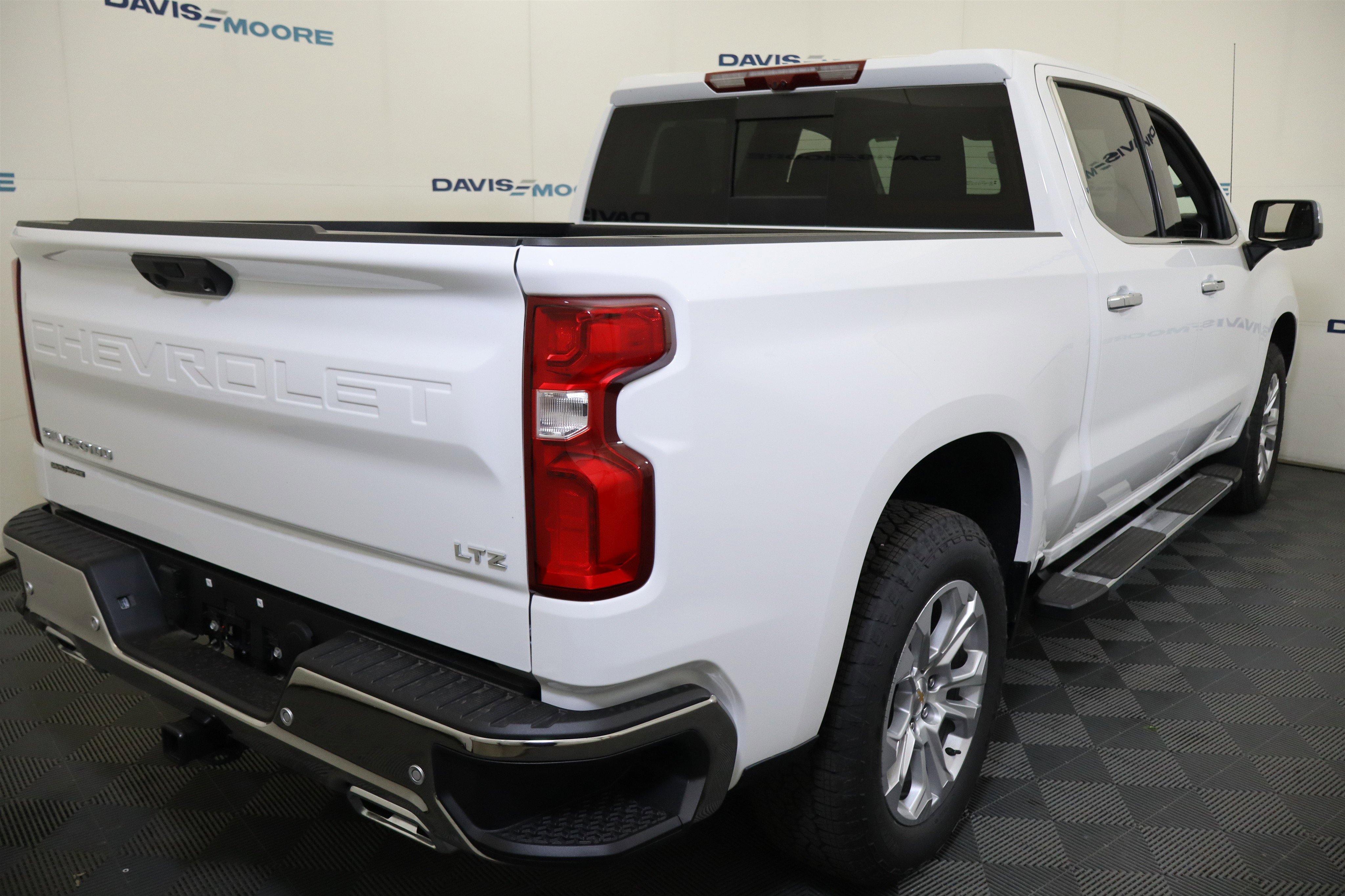 New 2026 Chevrolet Silverado 1500 LTZ w/ LTZ Premium Package AWD/4WD image 42