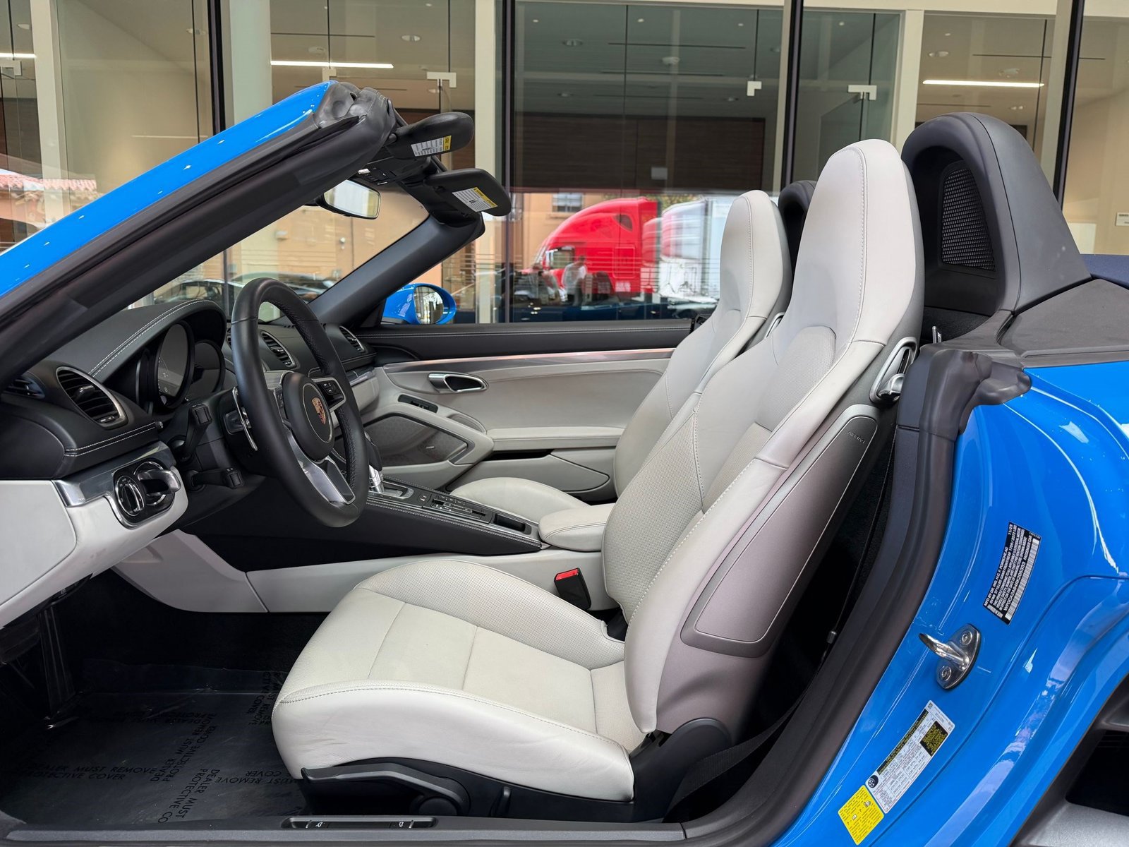Certified 2024 Porsche 718 Boxster RWD image 5