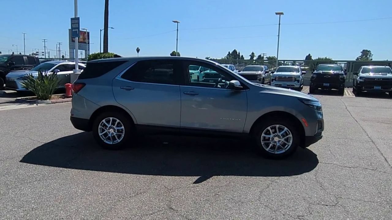 Used 2024 Chevrolet Equinox LT AWD/4WD image 9