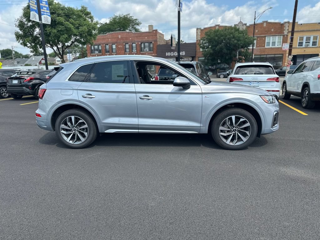 Used 2023 Audi Q5 2.0T Premium w/ Convenience Package AWD/4WD image 3