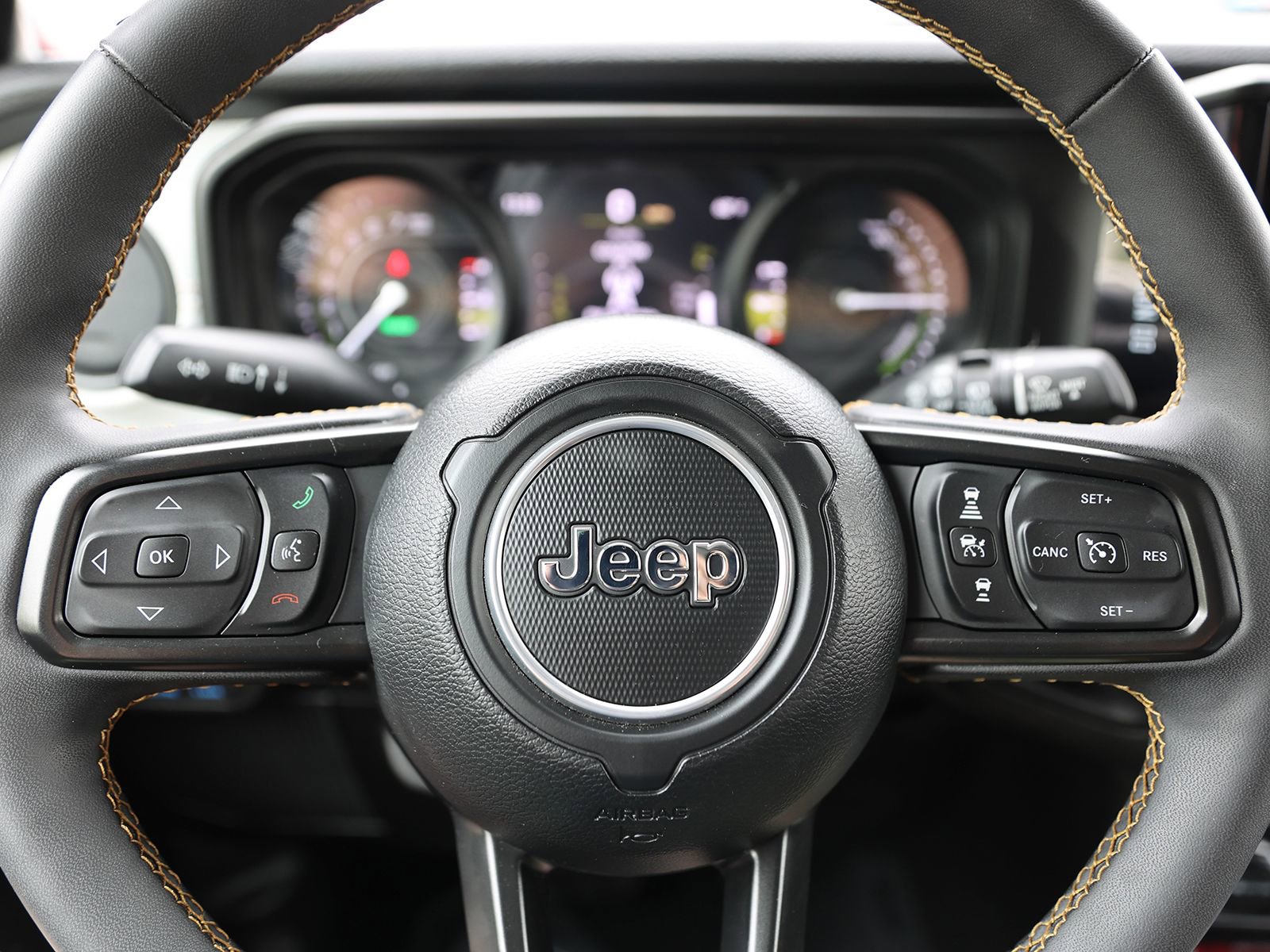 Used 2024 Jeep Wrangler Unlimited AWD/4WD image 39