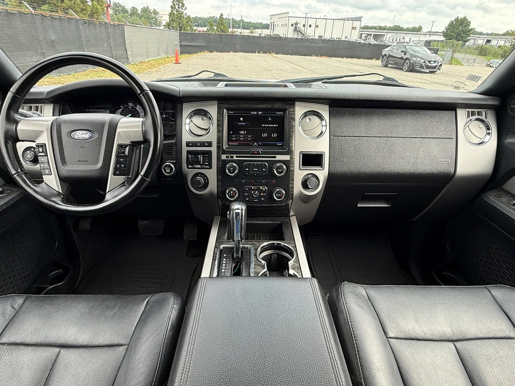 Used 2015 Ford Expedition EL Limited w/ Equipment Group 301A AWD/4WD image 3