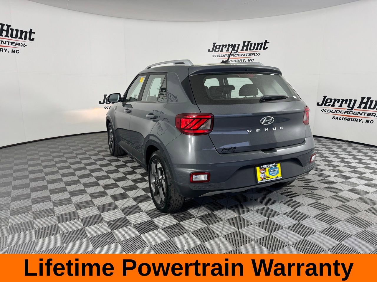 Used 2025 Hyundai Venue SEL image 9