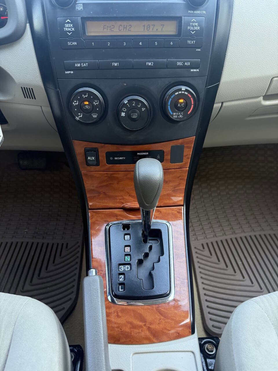 Used 2009 Toyota Corolla XLE image 11