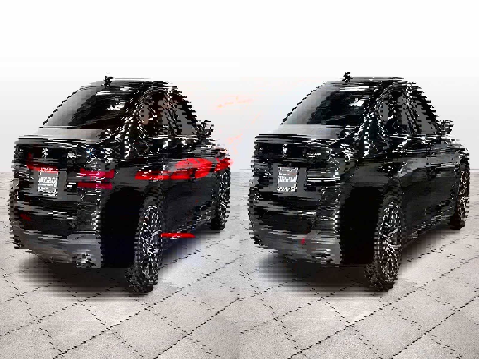 Used 2023 BMW 530e xDrive w/ Executive Package image 15