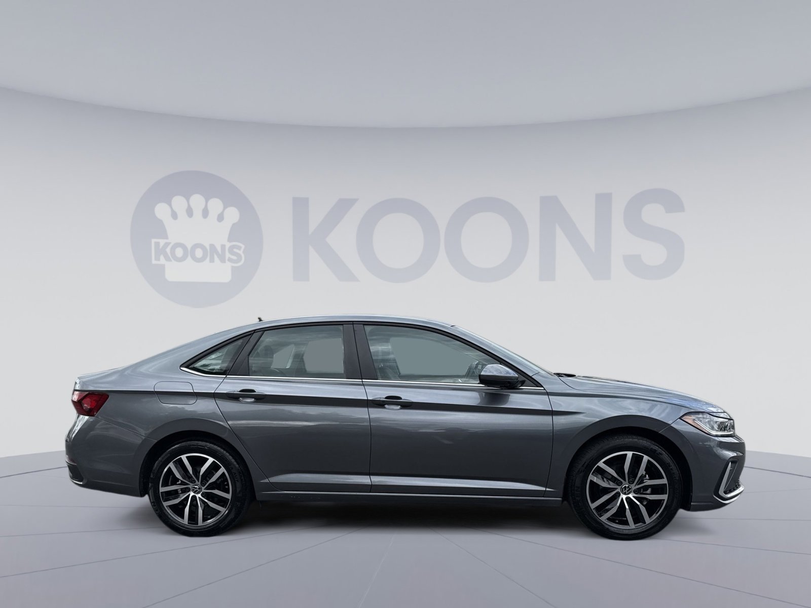 Used 2025 Volkswagen Jetta SE image 8